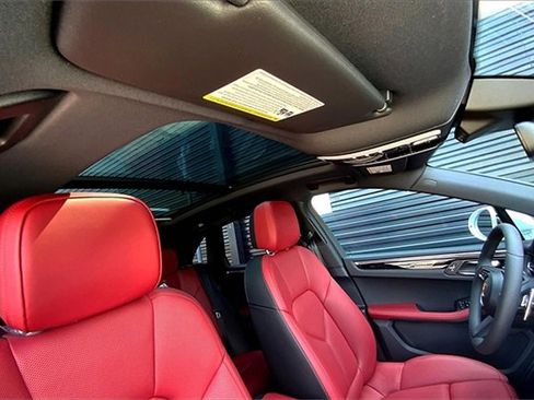 New 2025 Porsche Macan image 32