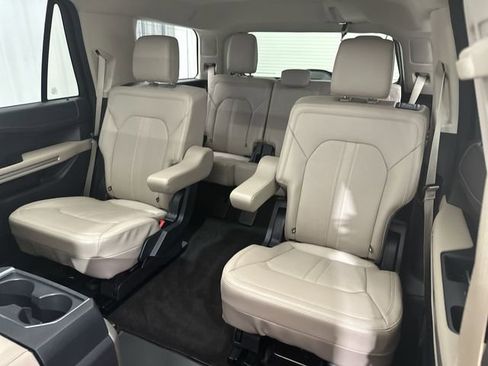 Used 2023 Ford Expedition Limited image 28