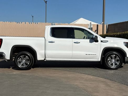 Certified 2025 GMC Sierra 1500 SLT RWD image 3