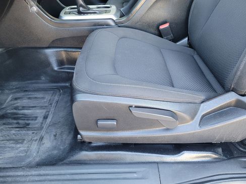 Used 2020 Chevrolet Colorado LT w/ Safety Package image 18