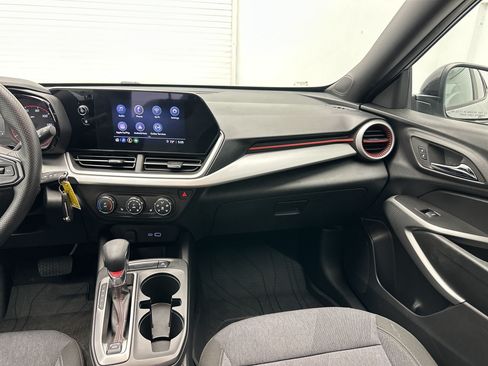 Certified 2024 Chevrolet Trax RS FWD image 27