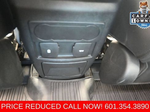 Used 2023 Ford Explorer XLT w/ Equipment Group 202A AWD/4WD image 18