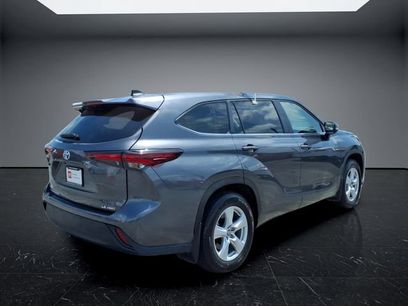 Certified 2024 Toyota Highlander LE