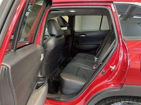 Used 2023 Toyota Corolla Cross XLE w/ Convenience Package image 33