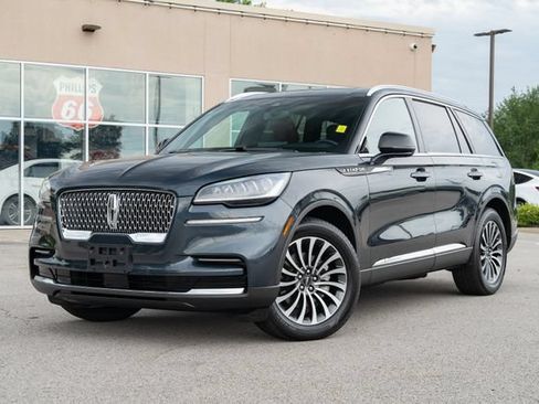 Used 2022 Lincoln Aviator Reserve w/ Elements Package Plus AWD/4WD image 2