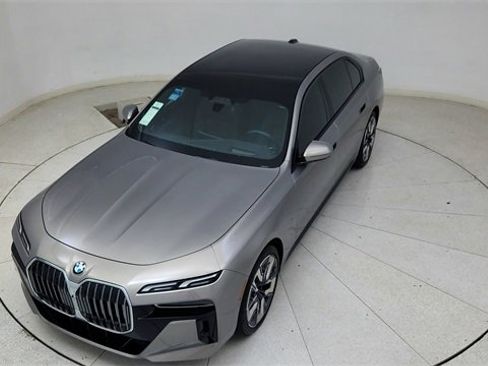 Used 2024 BMW 740i image 75