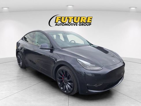 Used 2024 Tesla Model Y Performance AWD/4WD image 1