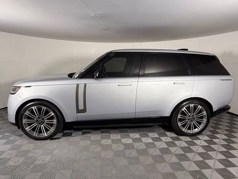 New 2025 Land Rover Range Rover SE image 4