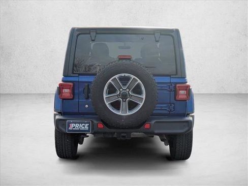 Used 2019 Jeep Wrangler Unlimited Sahara image 7