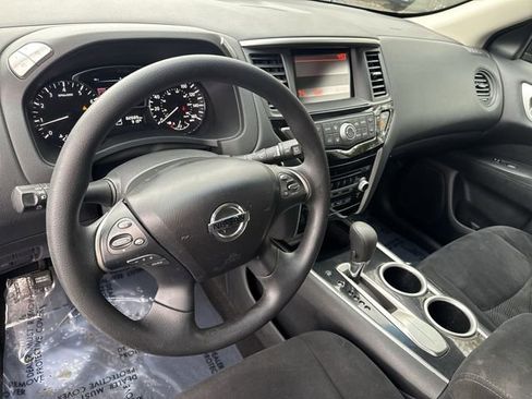 Used 2015 Nissan Pathfinder S image 17
