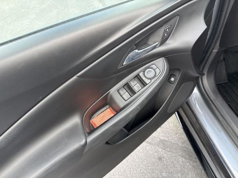 Used 2018 Chevrolet Volt LT image 12