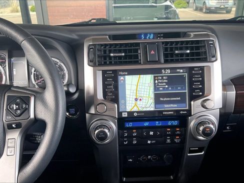 Used 2022 Toyota 4Runner Limited AWD/4WD image 9
