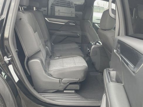 Used 2025 GMC Acadia Elevation image 15