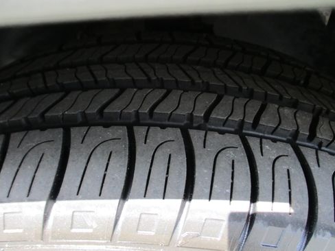 Used 2024 Chevrolet TrailBlazer LT w/ Convenience Package AWD/4WD image 10