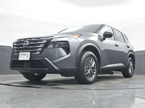 Certified 2025 Nissan Rogue S image 23