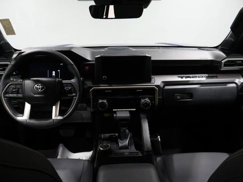 Used 2024 Toyota Tacoma TRD Off-Road image 18