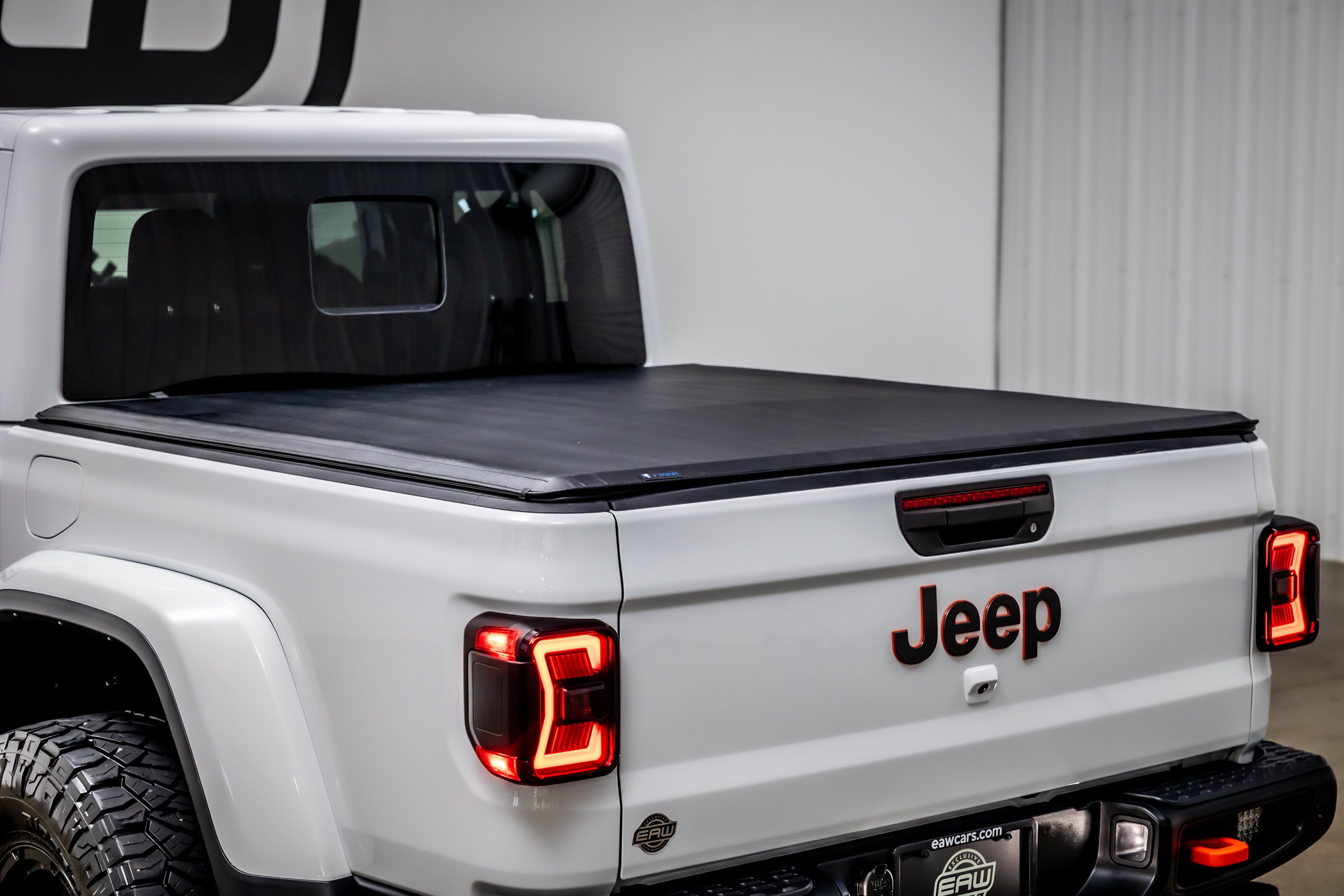 Used 2024 Jeep Gladiator Mojave AWD/4WD image 39