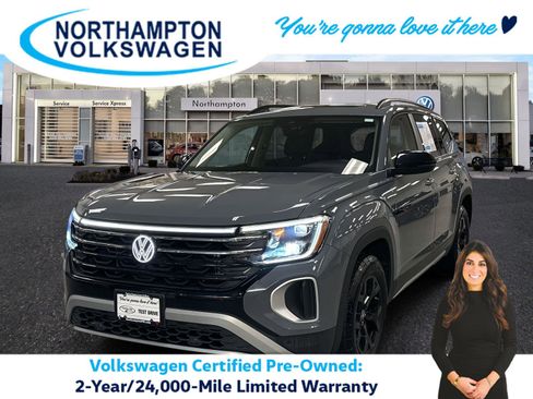 Certified 2025 Volkswagen Atlas Peak Edition SE image 1