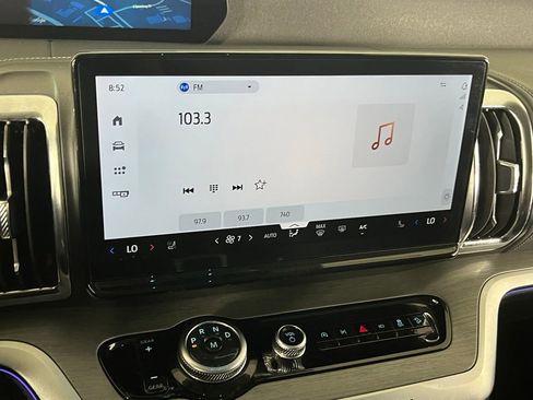 Used 2025 Ford Expedition Platinum image 18