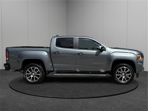 Used 2022 GMC Canyon Denali image 10