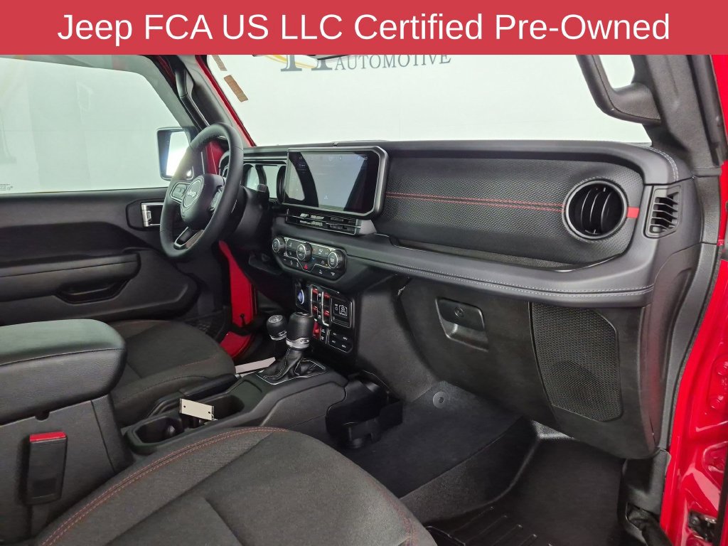 Used 2026 Jeep Wrangler Unlimited Rubicon w/ Technology Group AWD/4WD image 37