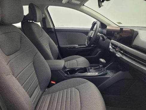 Used 2025 Kia K4 EX FWD image 21