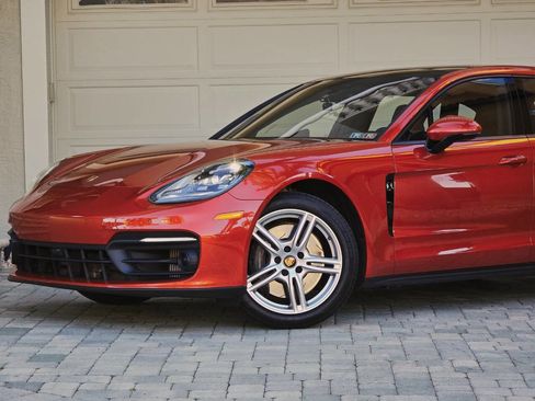 Used 2021 Porsche Panamera 4 image 3