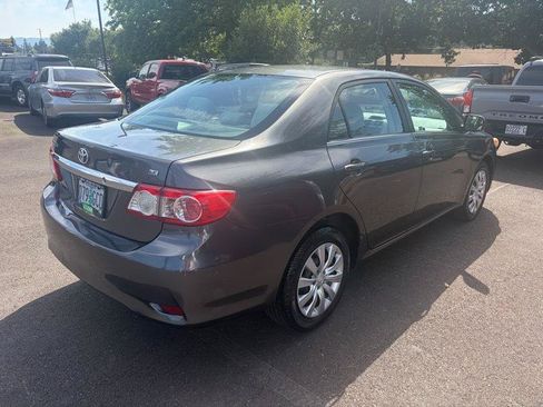 Used 2013 Toyota Corolla LE FWD image 4