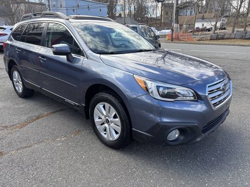 Used 2015 Subaru Outback 2.5i Premium image 7