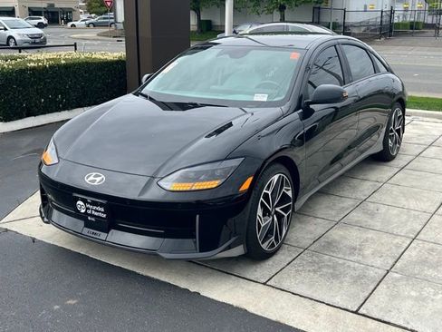 Used 2023 Hyundai Ioniq 6 SEL RWD image 3