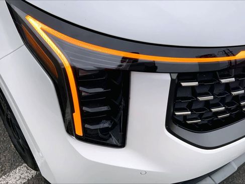 Used 2026 Kia Carnival SX w/ SX Dark Edition Package image 24