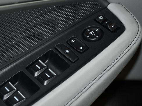 Used 2025 Acura MDX SH-AWD w/ Technology Package image 33