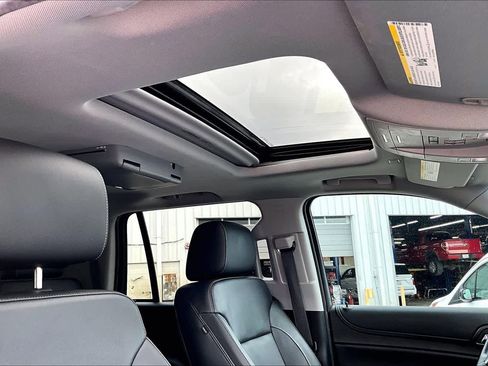 Used 2019 Chevrolet Tahoe LT w/ Luxury Package image 14