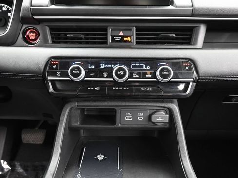 Used 2025 Honda Pilot EX-L image 48