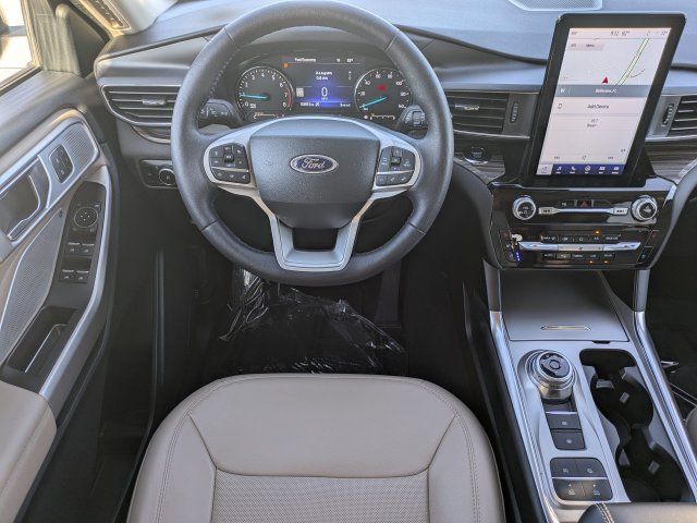 Certified 2024 Ford Explorer Limited w/ Limited Technology Package RWD image 17