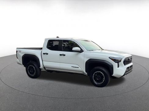 Used 2025 Toyota Tacoma TRD Off-Road AWD/4WD image 2