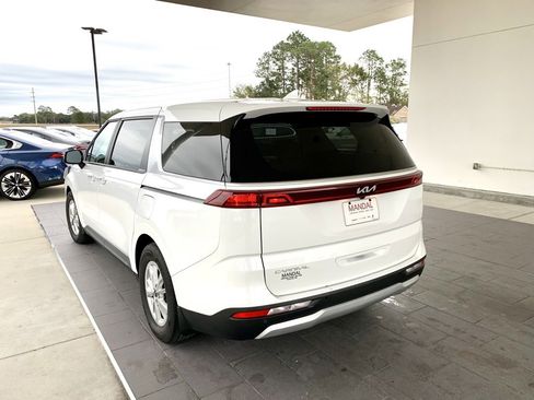 Used 2024 Kia Carnival LX image 7