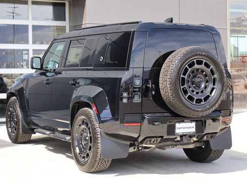 New 2026 Land Rover Defender 110 OCTA image 8