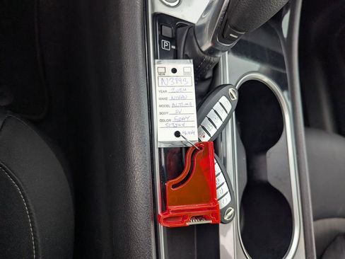 Used 2024 Nissan Altima 2.5 SV FWD image 26