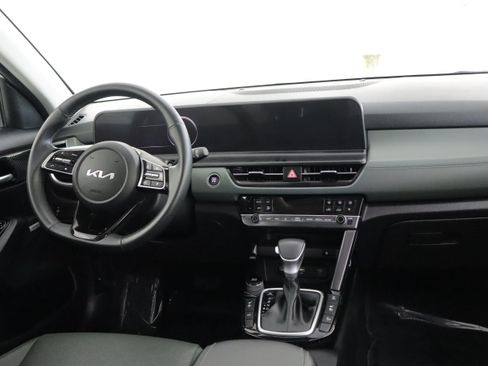 Used 2024 Kia Seltos SX w/ SX Sunroof Package AWD/4WD image 2