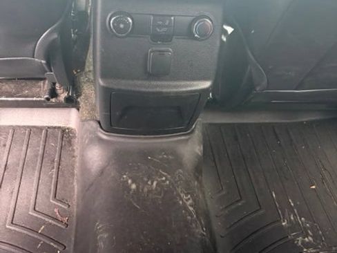 Used 2017 Ford Explorer XLT AWD/4WD image 29
