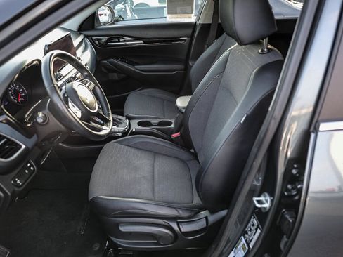 Used 2023 Kia Seltos S w/ Navigation Package FWD image 9