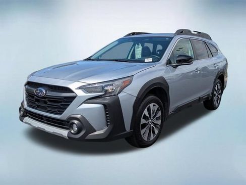 Used 2025 Subaru Outback Limited w/ Popular Package #2 AWD/4WD image 2