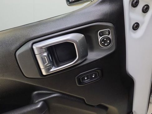 Certified 2025 Jeep Wrangler Sport S image 15