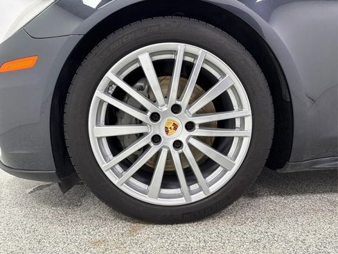 Used 2018 Porsche Panamera 4S image 23