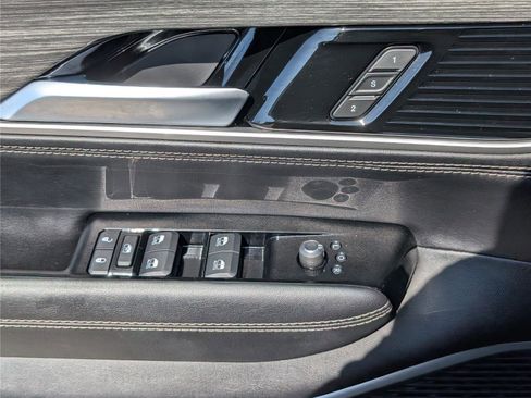 Used 2024 Jeep Wagoneer L Series II w/ Flexible Seating Group image 23