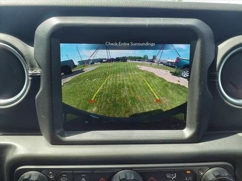 Used 2021 Jeep Wrangler Unlimited Sahara w/ Cold Weather Group AWD/4WD image 15