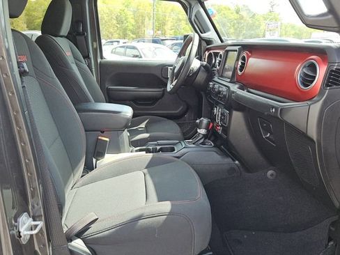 Used 2023 Jeep Gladiator Rubicon AWD/4WD image 15