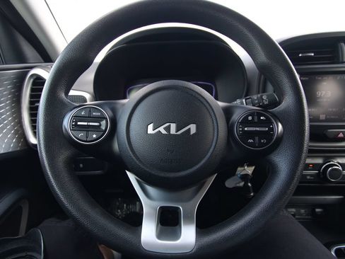 Used 2023 Kia Soul LX FWD image 17
