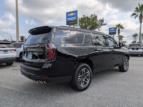 Certified 2025 Chevrolet Suburban Z71 AWD/4WD image 3
